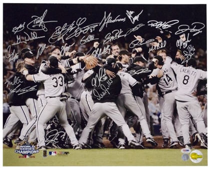 2005 Chicago White Sox Team Signed World Series Celebration 16x20 Photo(27 Signatures)
